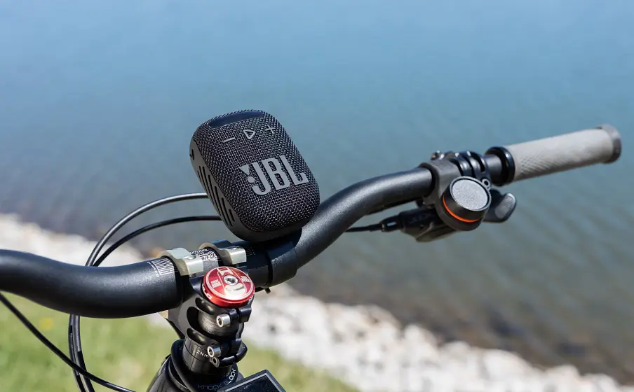 JBL_Wind_3_Lifestyle Image_LS1_0307.webp
